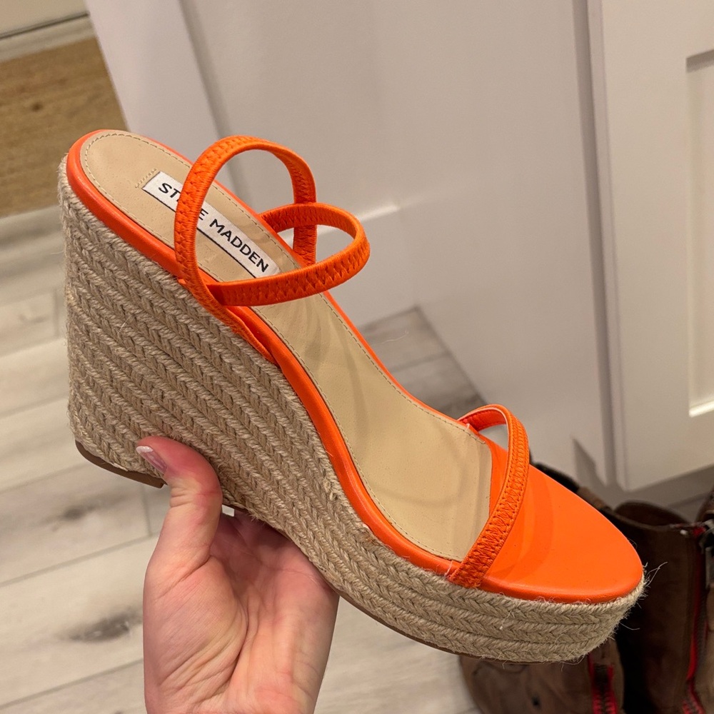 Steve Madden Bright Orange Espadrille Wedges - Picture 4 of 7